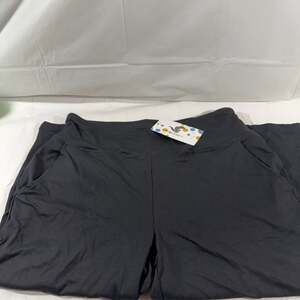 Rimless 7 Women's High-Waisted Black Yoga Pants with Pockets, Size M